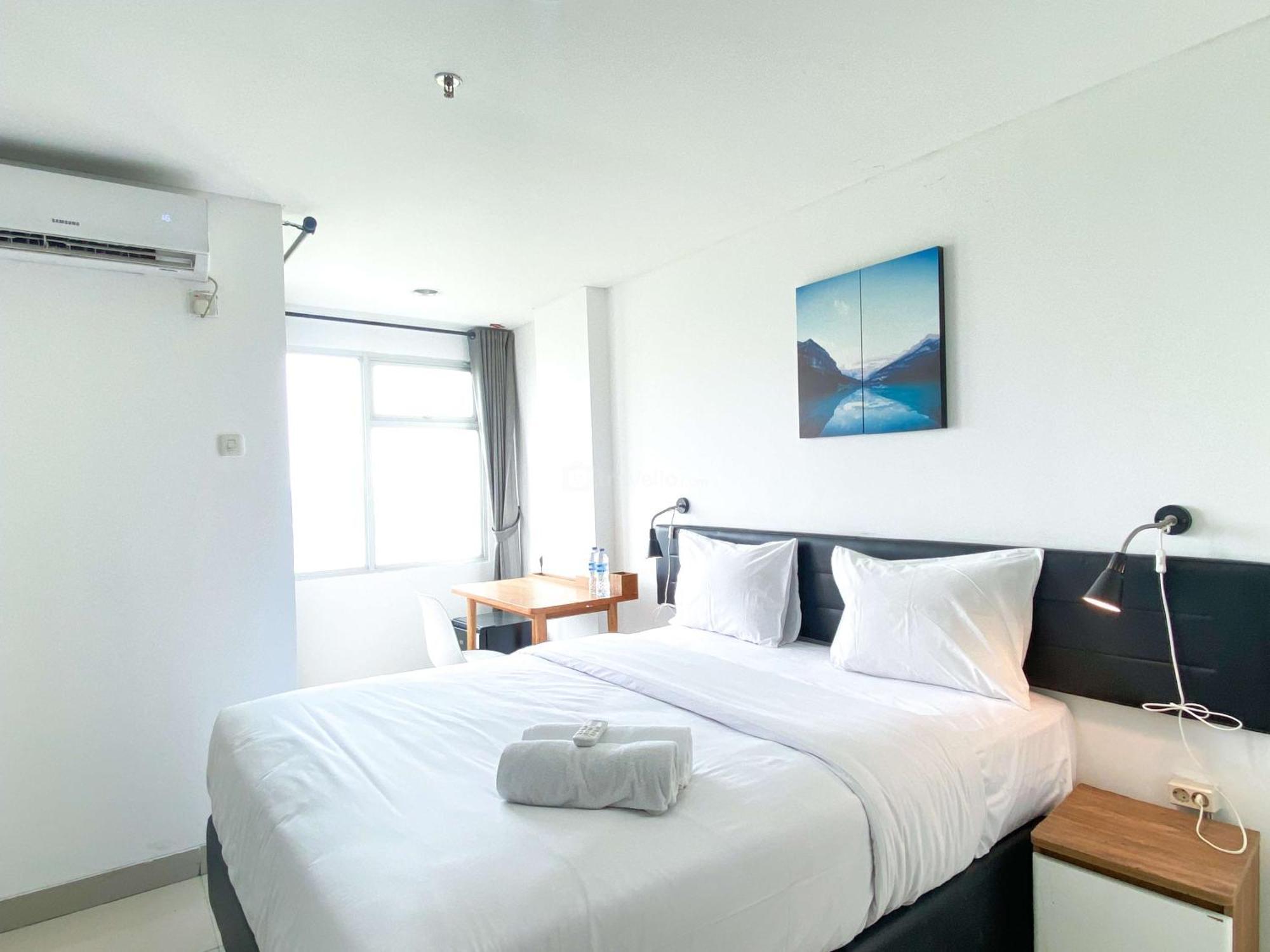 Restful And Comfy Studio Enviro Apartment By Travelio Cikarang Exterior foto